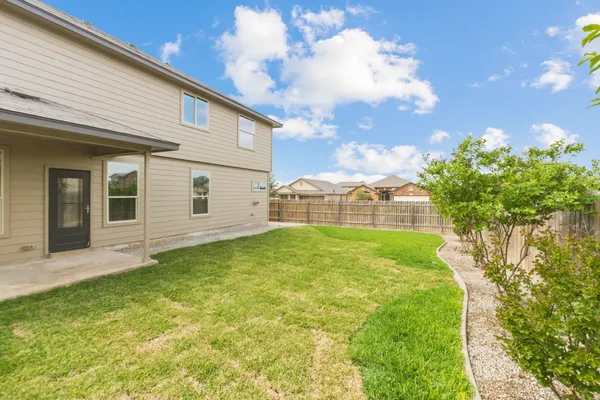 $2,200 | 301 Serpentine Lane, Jarrell, TX 76537