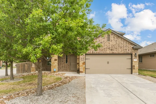 $2,200 | 301 Serpentine Lane, Jarrell, TX 76537