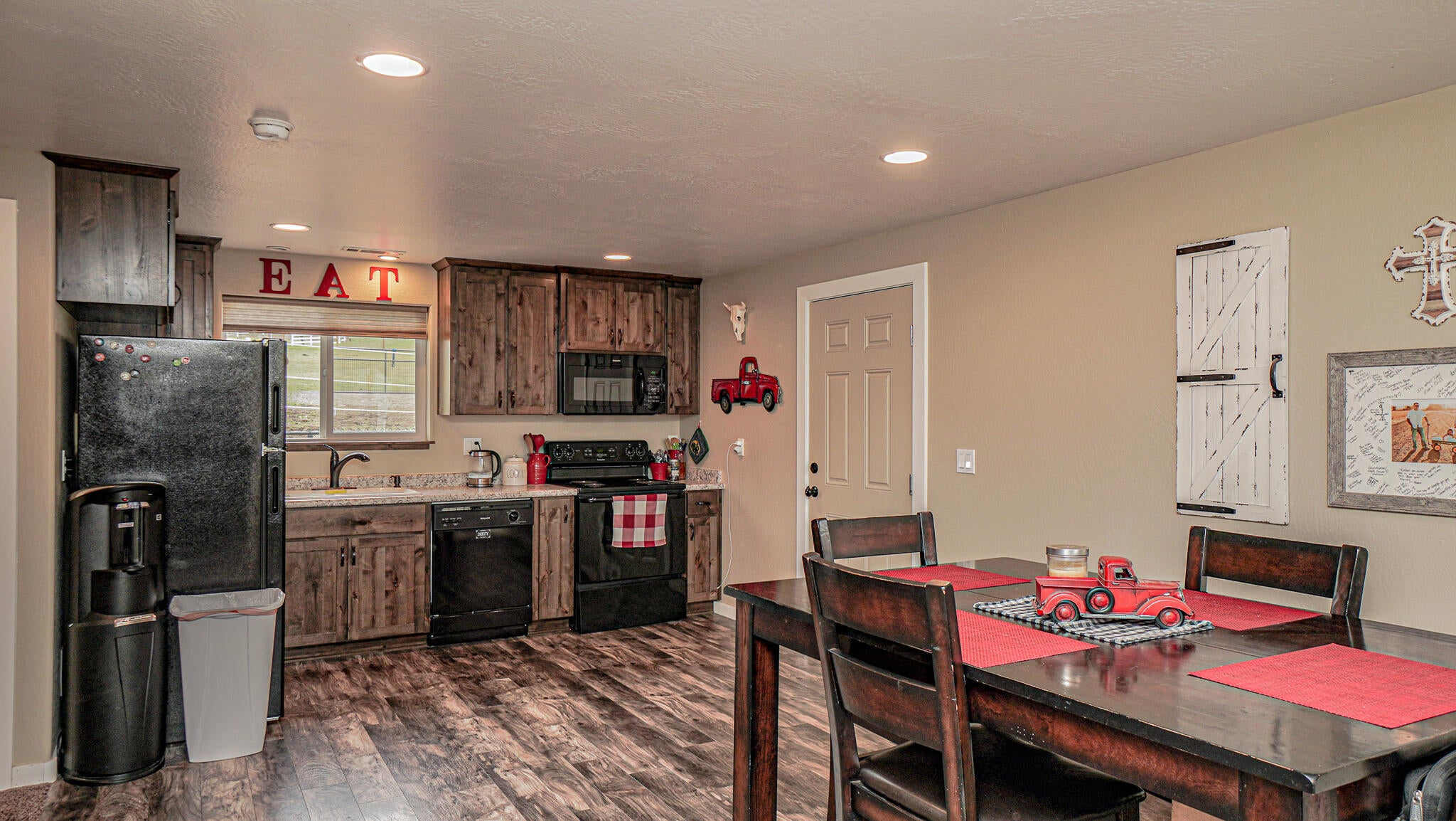 8067 Gold Ray Road Central Point, OR 97502 - Photo 13 of 28 DSC08110