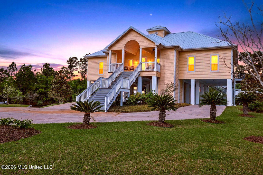 138 Hanakealoha Place Diamondhead, MS 39525 - Photo 4 of 46 138HanakealohaPlace-5