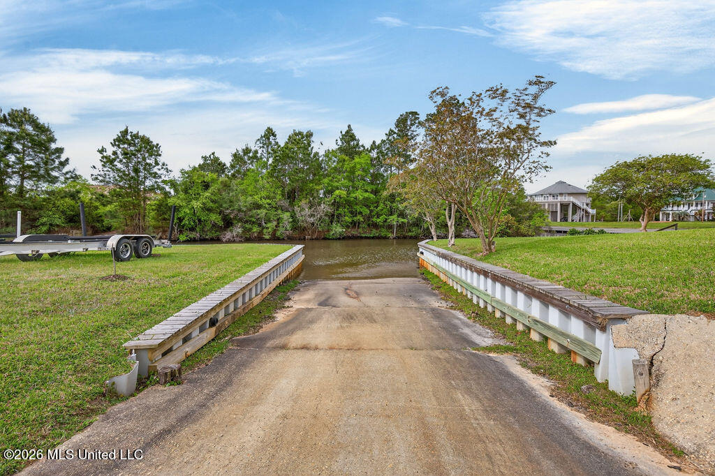 138 Hanakealoha Place Diamondhead, MS 39525 - Photo 7 of 46 138HanakealohaPlace-8