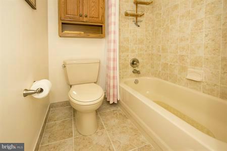 11288 Harbor Court, Unit 1288 Reston, VA 20191 - Photo 16 of 29 Bath