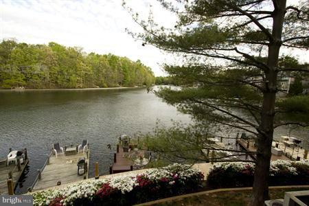 11288 Harbor Court, Unit 1288 Reston, VA 20191 - Photo 28 of 29 Lake View