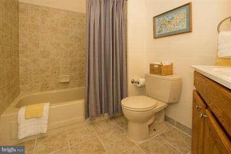 11288 Harbor Court, Unit 1288 Reston, VA 20191 - Photo 10 of 29 Bath