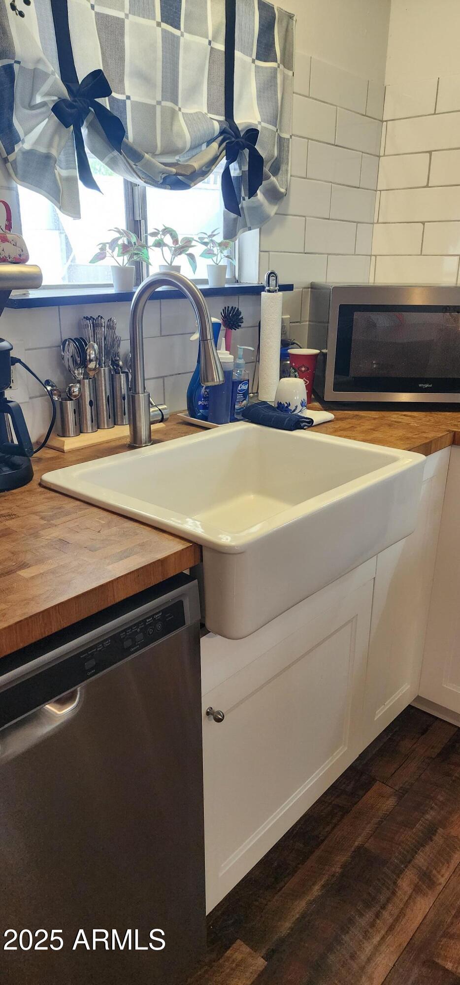 16005 North 32nd Street, Unit 33 Phoenix, AZ 85032 - Photo 10 of 40 a close view of sink