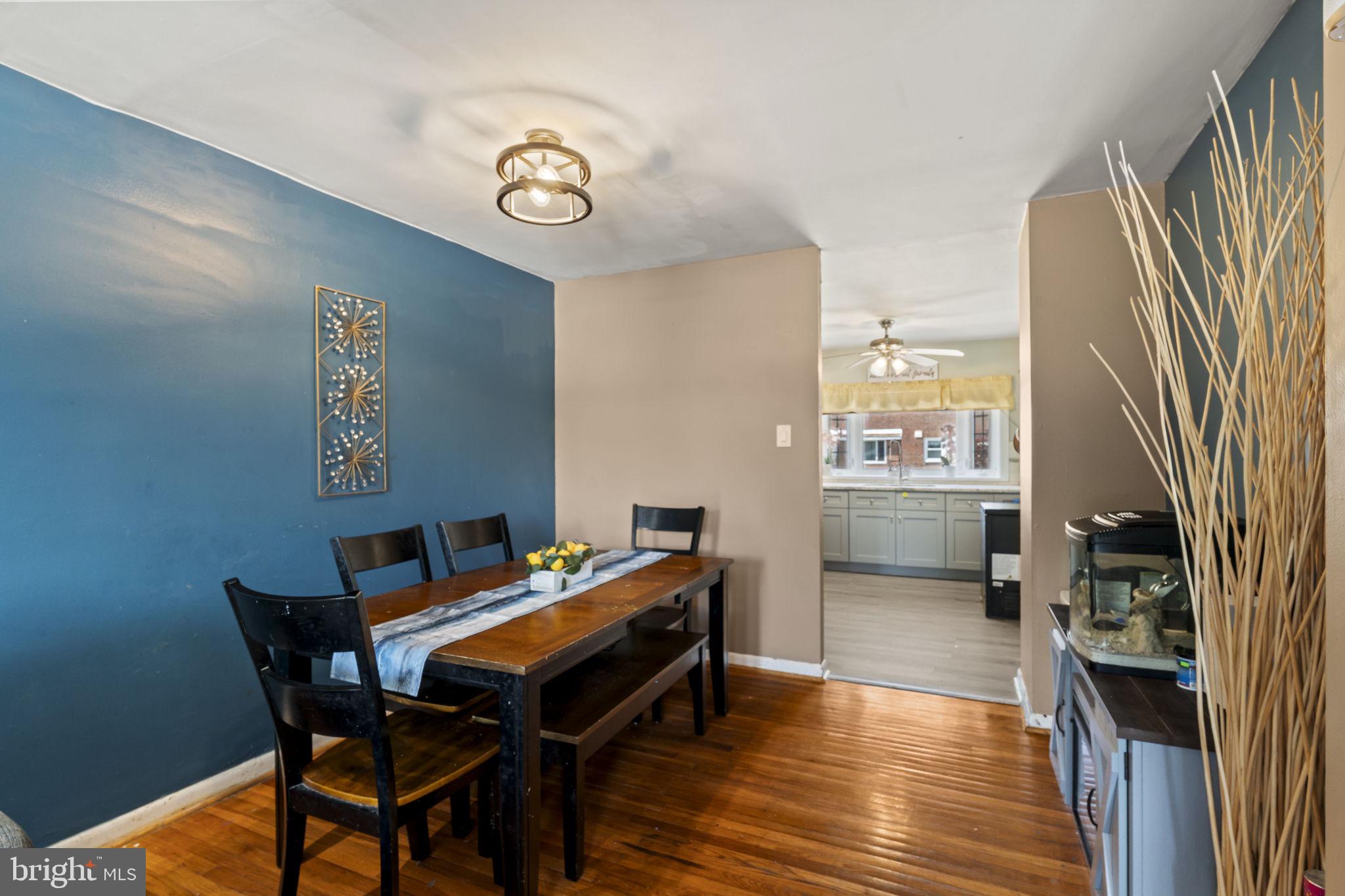 3329 Morning Glory Road Philadelphia, PA 19154 - Photo 10 of 32 Charming dining space with modern flair.