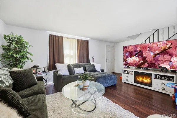 $288,000 | 54 Creekside Drive, Cheektowaga, NY 14227