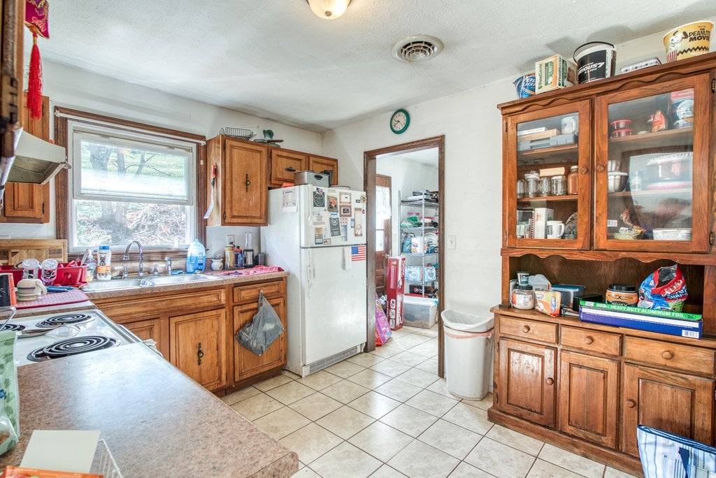 2830 South Fork Road Sugar Grove, VA 24375 - Photo 5 of 15 Gallery Image 5