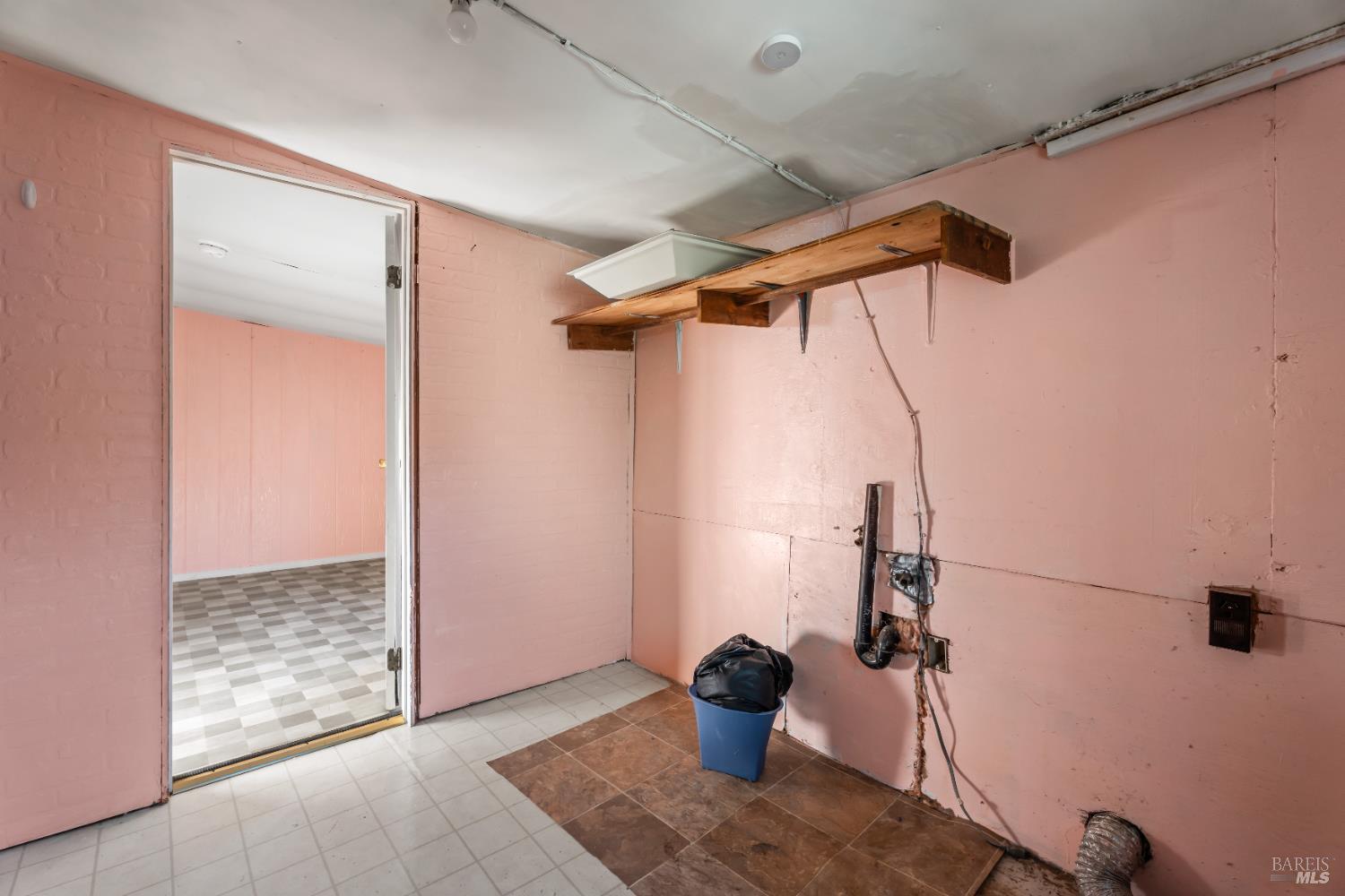 4080 Burke Hill Road, Unit 4 Ukiah, CA 95482 - Photo 15 of 19 a view of small space