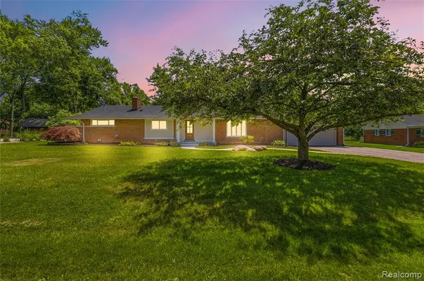 $529,900 | 28264 Bayberry Road, Farmington, MI 48331
