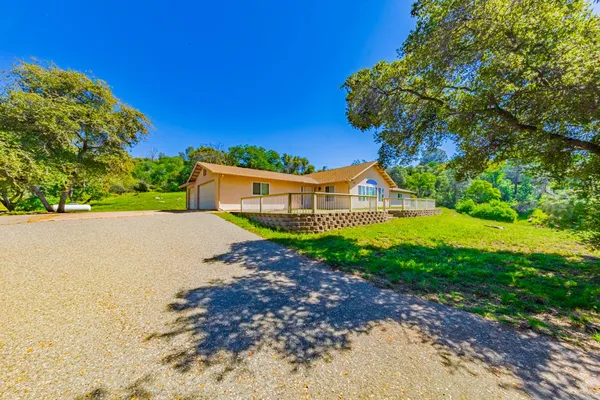 $575,000 | 33322 Lucky Ridge Place, Coarsegold, CA 93614