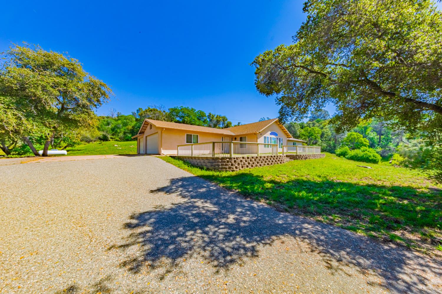 33322 Lucky Ridge Place Coarsegold, CA 93614 - Photo 1 of 54 Gallery Image 1