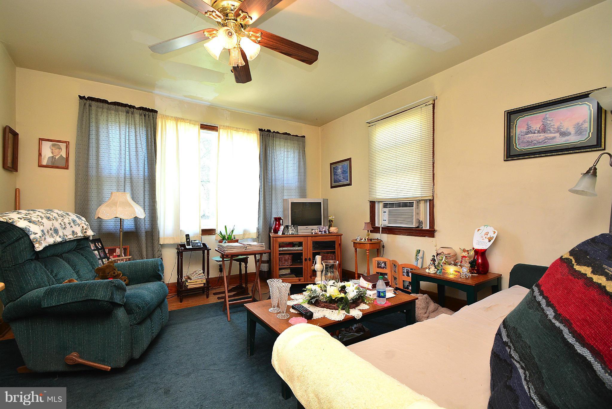 113 Rigdon Road Aberdeen, MD 21001 - Photo 4 of 18 Living Room