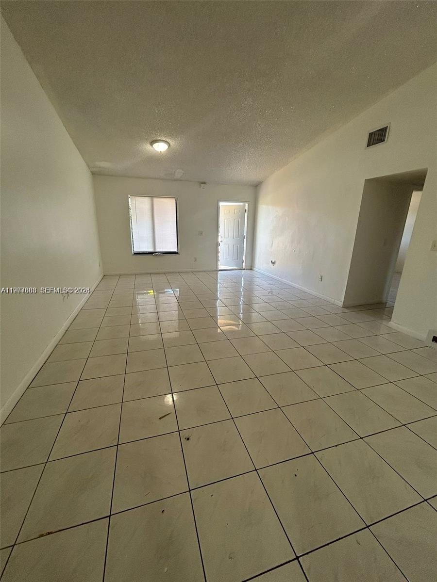 28018 Southwest 141st Place Homestead, FL 33033 - Photo 3 of 18