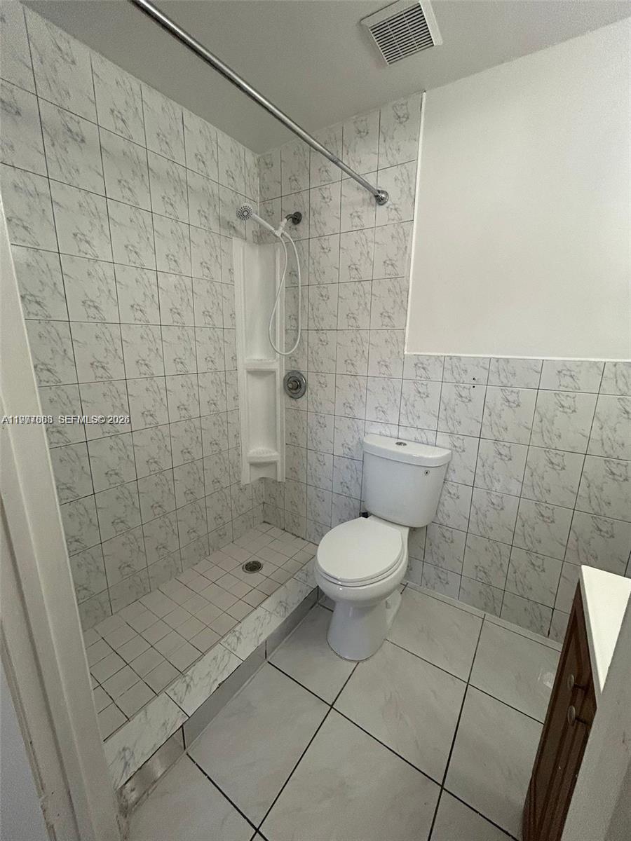 28018 Southwest 141st Place Homestead, FL 33033 - Photo 6 of 18