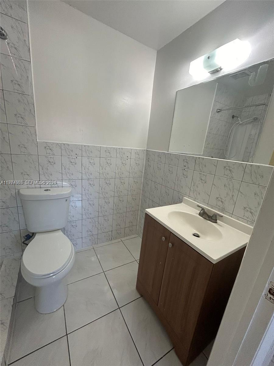 28018 Southwest 141st Place Homestead, FL 33033 - Photo 10 of 18