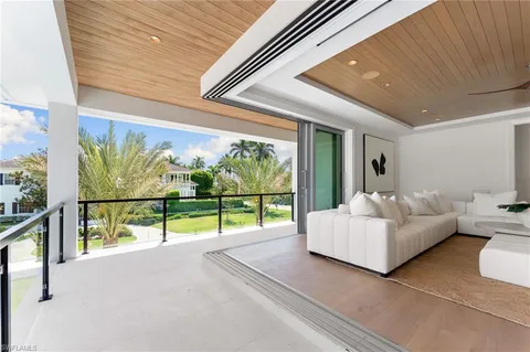 $10,995,000 | 581 14th Avenue South, Naples, FL 34102