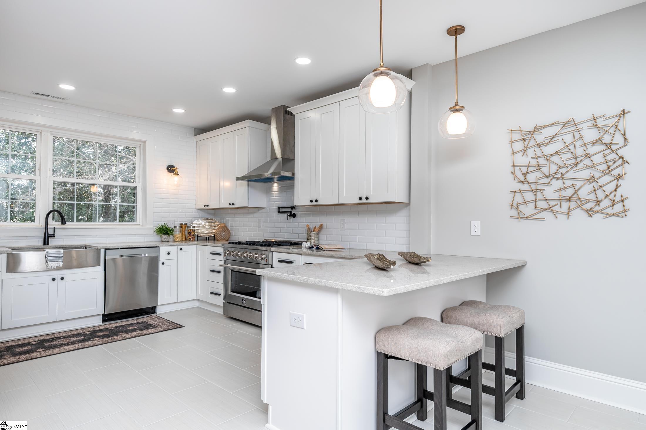404 West Faris Road Greenville, SC 29605 - Photo 6 of 36 Gallery Image 6