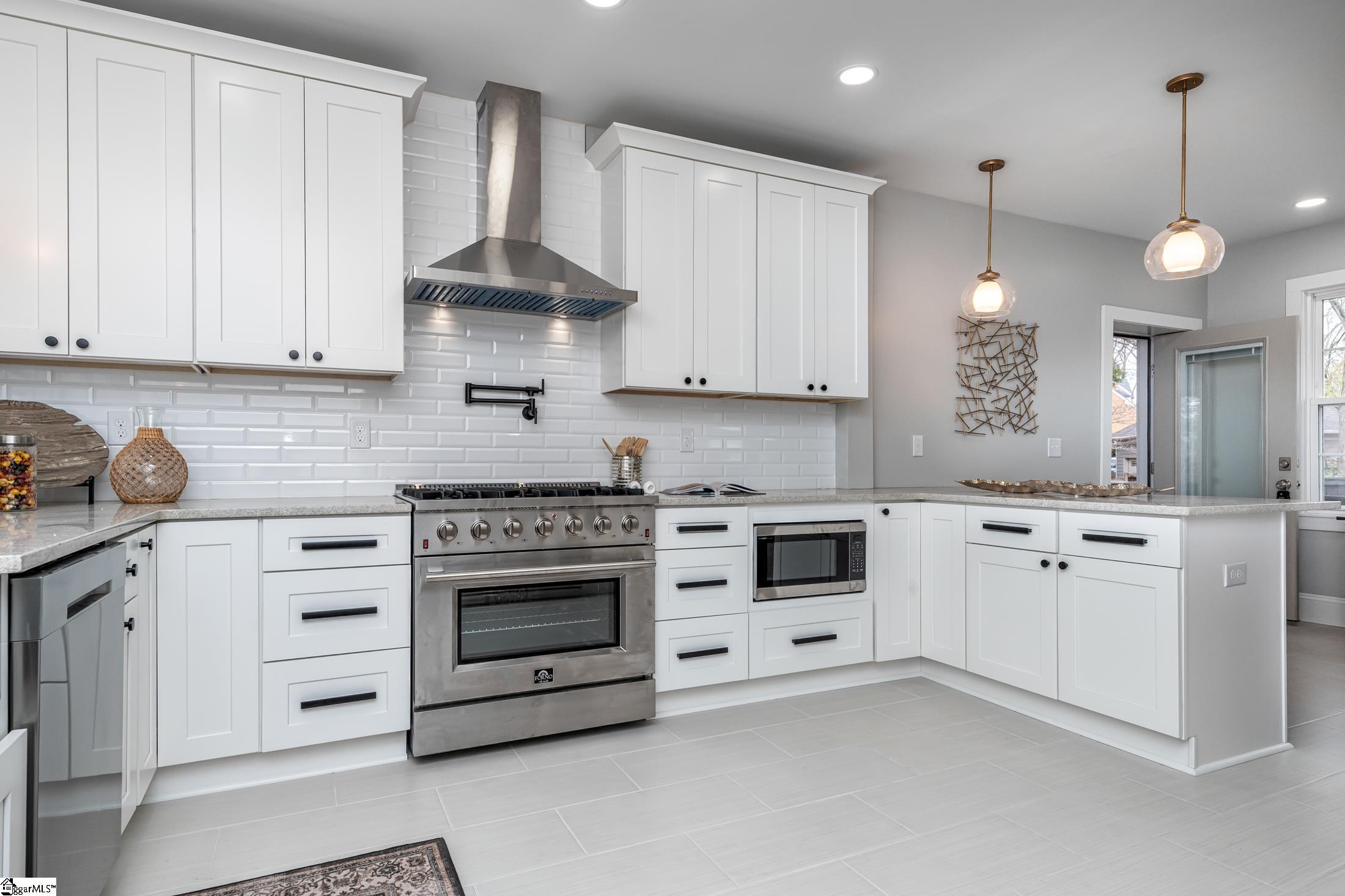 404 West Faris Road Greenville, SC 29605 - Photo 8 of 36 Gallery Image 8