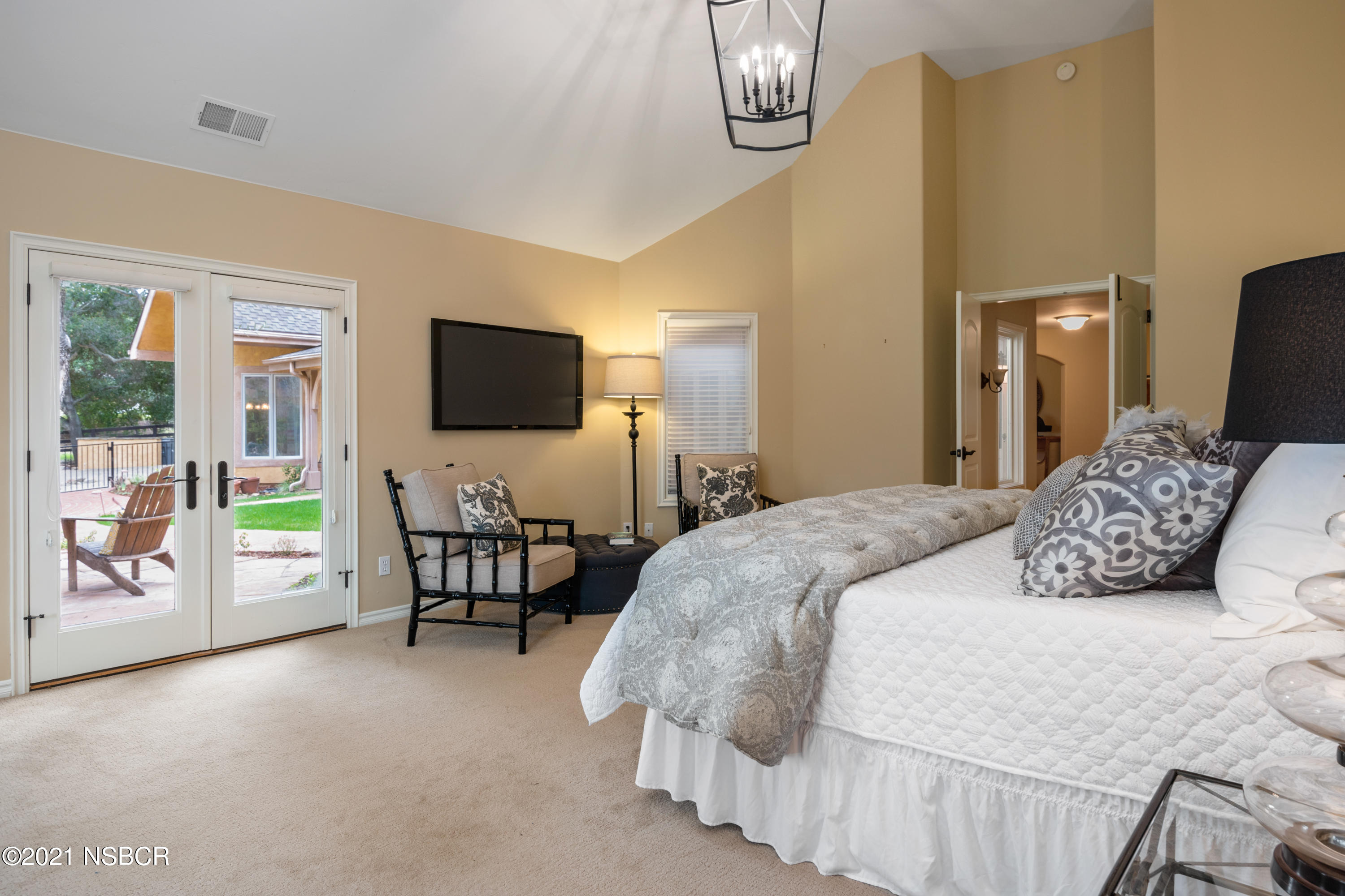 2831 Quail Valley Road Solvang, CA 93463 - Photo 19 of 56 2831 Quail Valley Rd Main Bed-1685