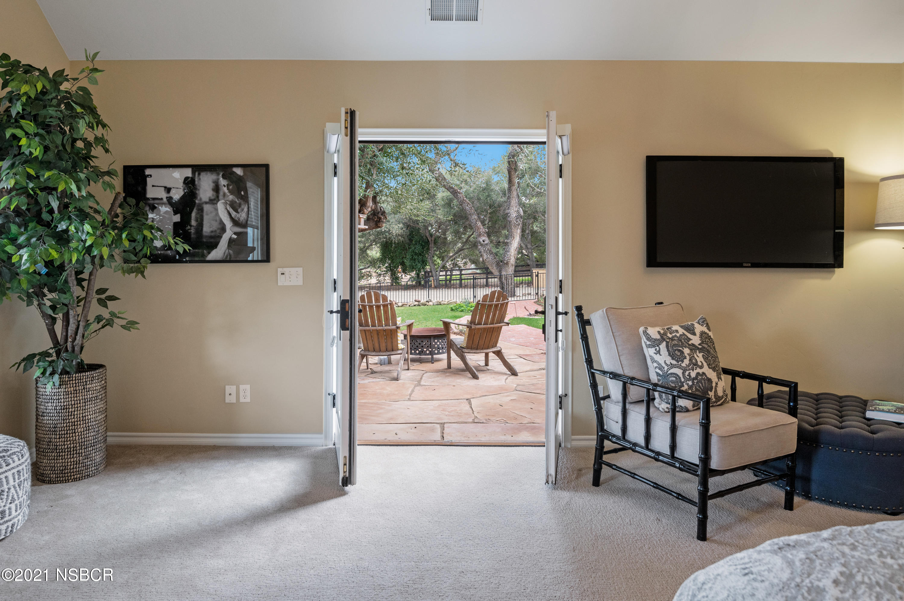 2831 Quail Valley Road Solvang, CA 93463 - Photo 22 of 56 2831 Quail Valley Rd Main Bed-1679