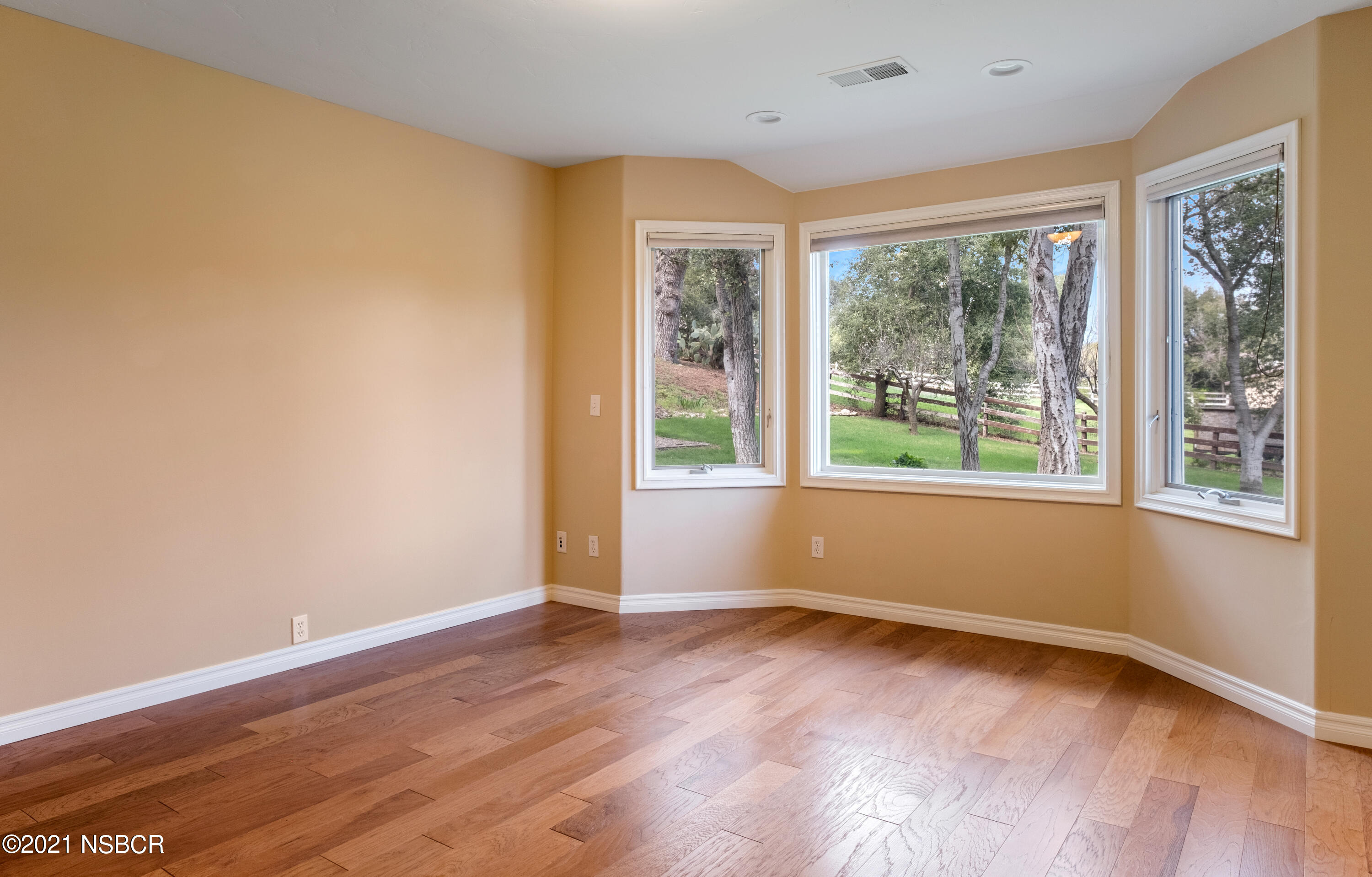 2831 Quail Valley Road Solvang, CA 93463 - Photo 32 of 56 2831 Quail Valley Rd Beds-0119