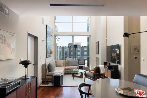 $1,050,000 | 6735 Yucca Street, Unit 508, Los Angeles, CA 90028