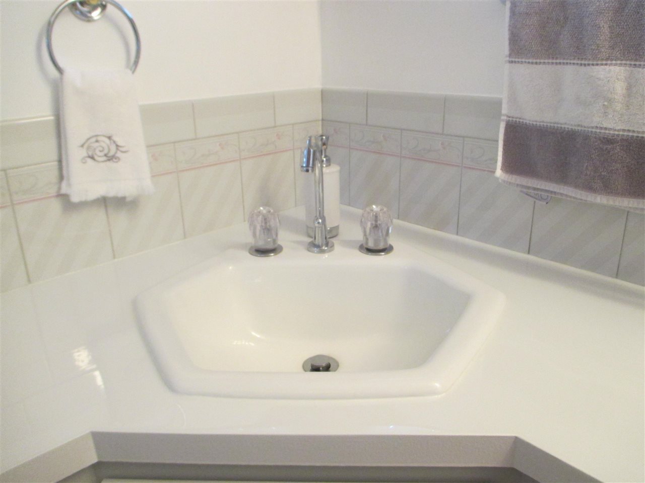 4345 South Linden Road Flint, MI 48507 - Photo 20 of 34 50072065-19.JPG