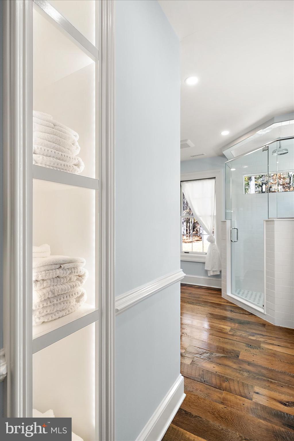 964 Taylors Island Road Madison, MD 21648 - Photo 84 of 106 First floor primary w/ensuite & custom built-ins