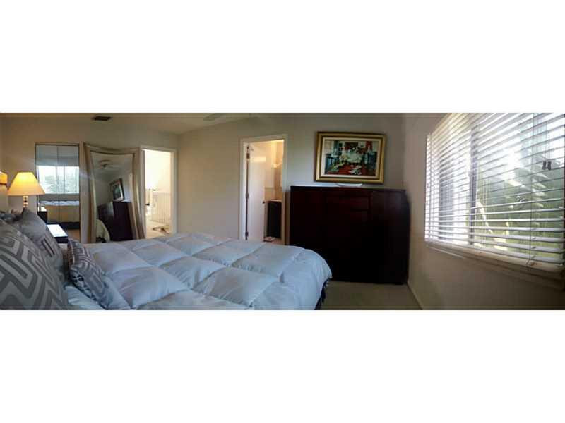 2004 Riverside Place, Unit 1 Wilton Manors, FL 33305 - Photo 14 of 20 Master Bedroom
