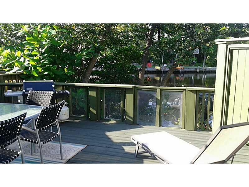 2004 Riverside Place, Unit 1 Wilton Manors, FL 33305 - Photo 2 of 20 Patio/Deck