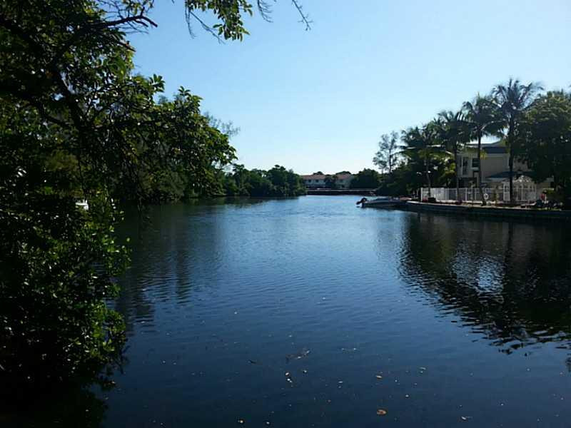 2004 Riverside Place, Unit 1 Wilton Manors, FL 33305 - Photo 4 of 20 Exterior Back Other