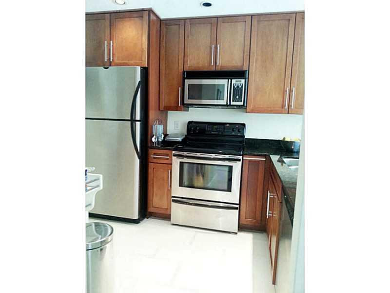 2004 Riverside Place, Unit 1 Wilton Manors, FL 33305 - Photo 9 of 20 Kitchen