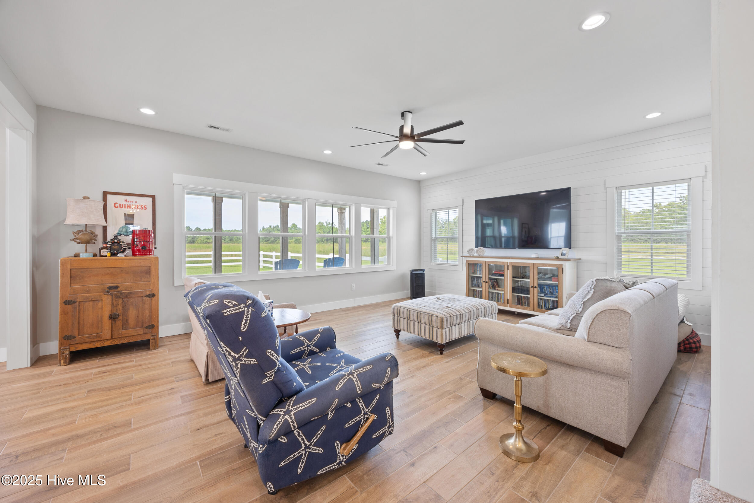 101 Bailey Farm Road Shawboro, NC 27973 - Photo 18 of 61 living room
