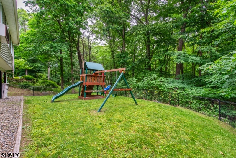 325 Conklintown Road Ringwood, NJ 07456 - Photo 3 of 17