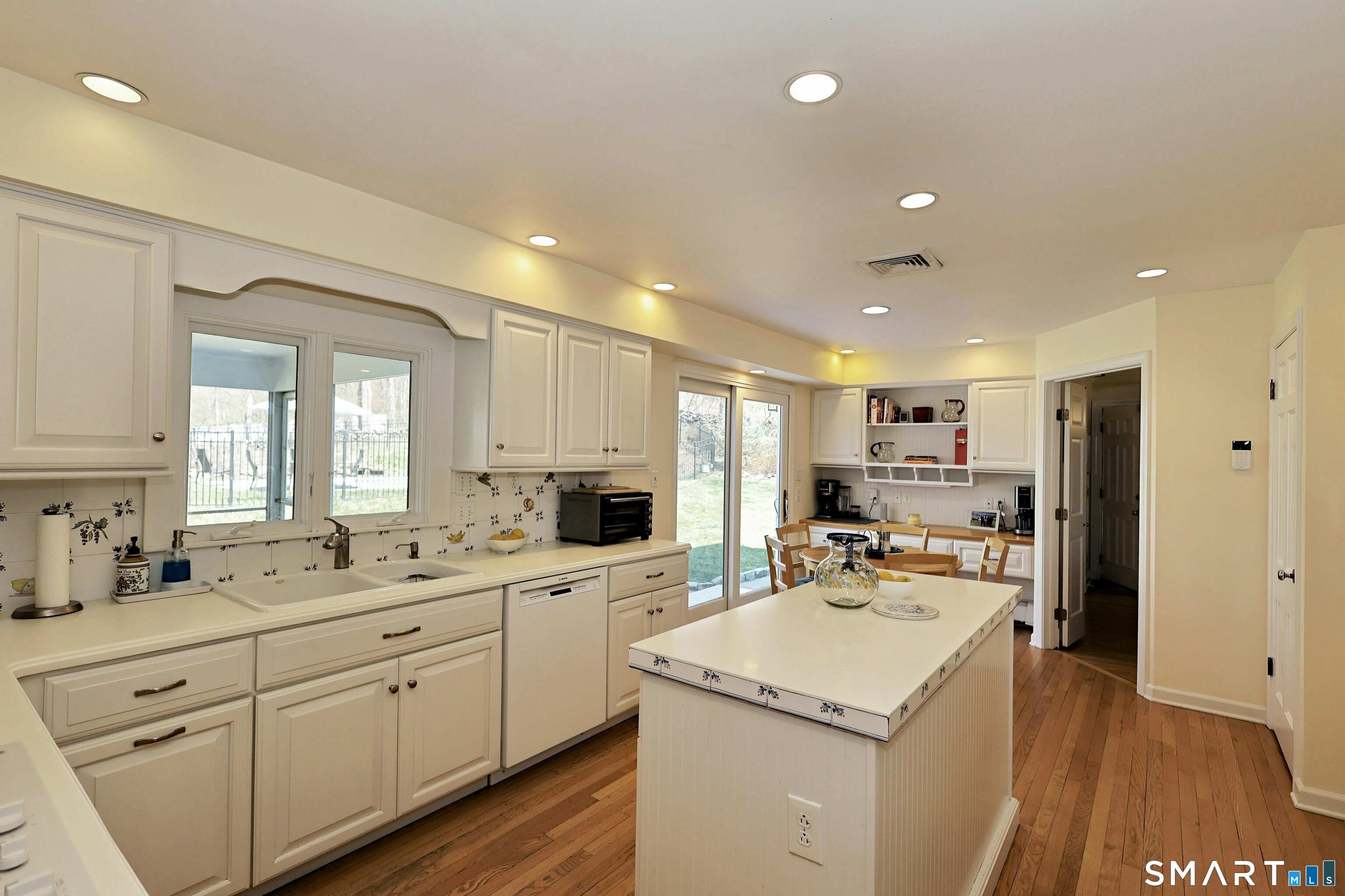 27 Lantern Drive Ridgefield, CT 06877 - Photo 13 of 40