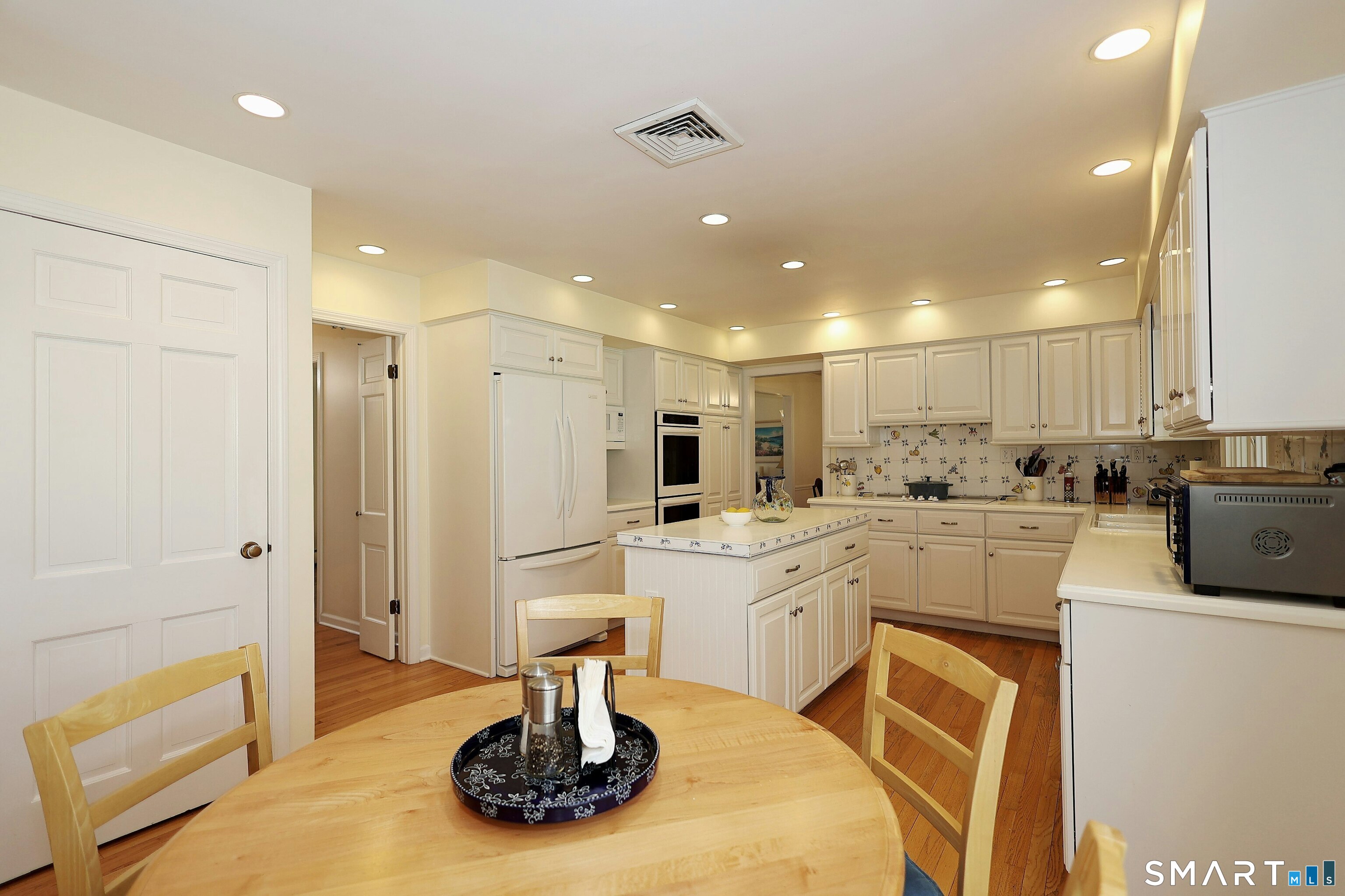 27 Lantern Drive Ridgefield, CT 06877 - Photo 14 of 40