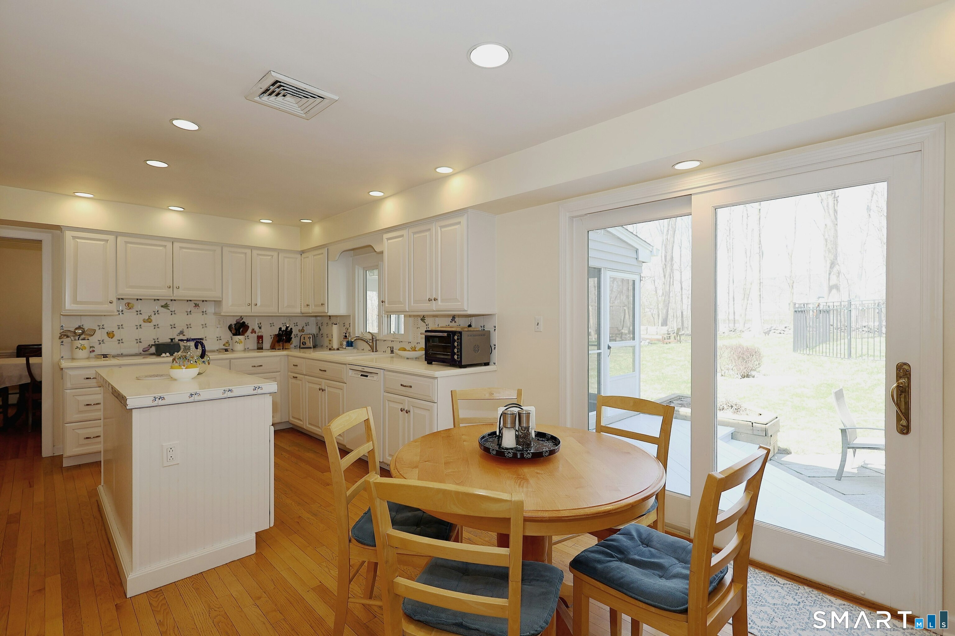 27 Lantern Drive Ridgefield, CT 06877 - Photo 15 of 40