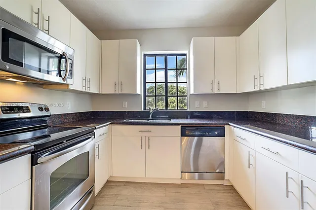 $3,600 | 4905 Midtown Lane, Unit 2209, Palm Beach Gardens, FL 33418