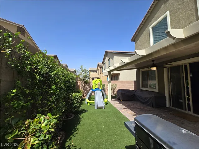 $2,000 | 9213 Black Diamond Street, Las Vegas, NV 89178