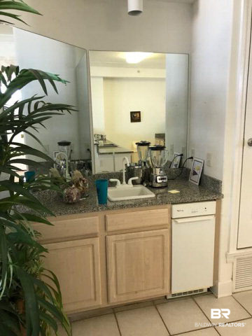 27284 Gulf Road, Unit 712 Orange Beach, AL 36561 - Photo 5 of 30 Wet Bar