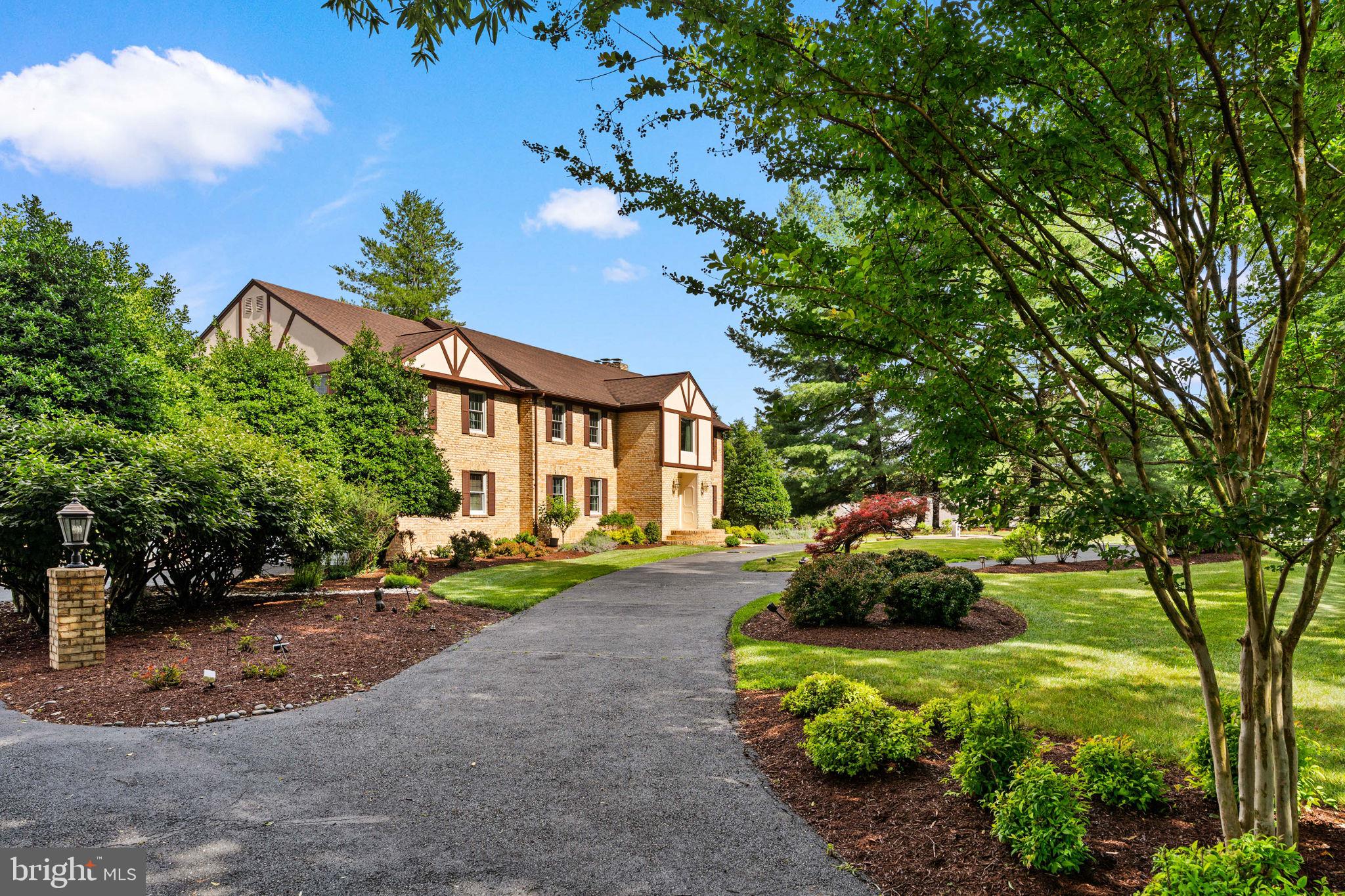 11706 Farside Road Ellicott City, MD 21042 - Photo 3 of 55
