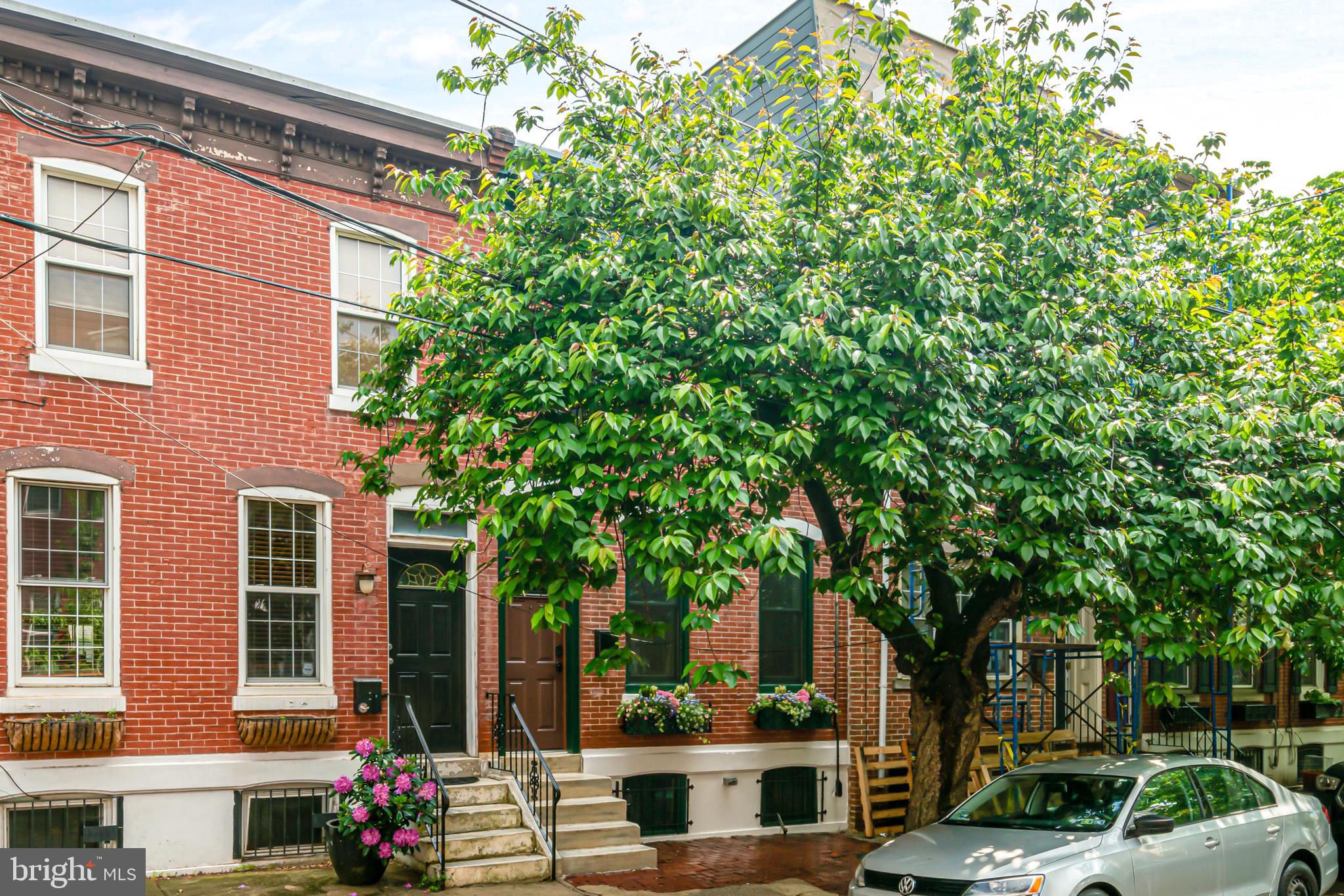 2226 St Albans Street Philadelphia, PA 19146 - Photo 2 of 21