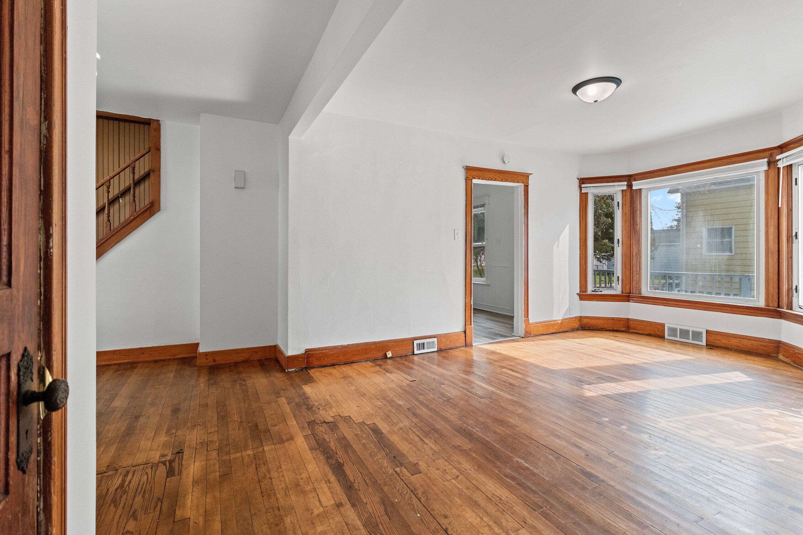 1808 27th Street Two Rivers, WI 54241 - Photo 4 of 71 036-180827thStreet-TwoRivers-WI-54241-SM