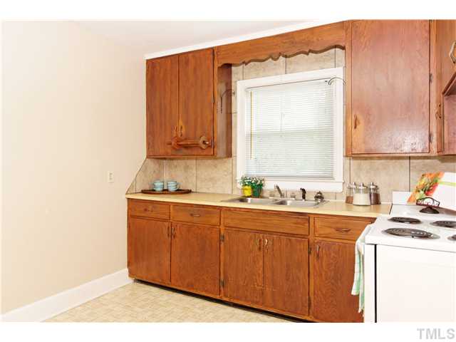 1214 Hamlin Road Durham, NC 27704 - Photo 8 of 24 Gallery Image 8
