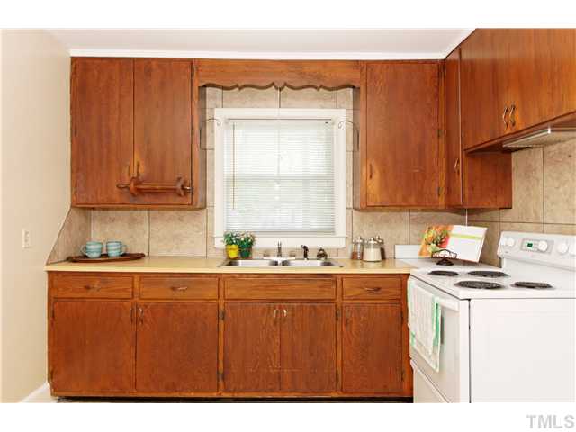 1214 Hamlin Road Durham, NC 27704 - Photo 9 of 24 Gallery Image 9