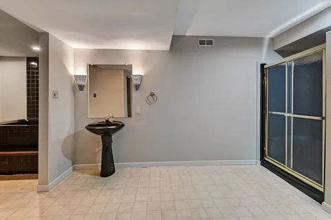 $999,000 | 5631 South Elm Street, Hinsdale, IL 60521