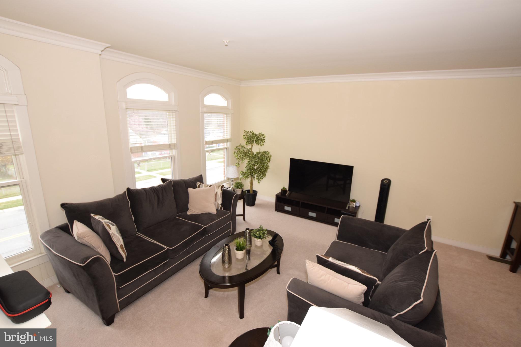 11022 Amherst Avenue Silver Spring, MD 20902 - Photo 14 of 32 Living room view