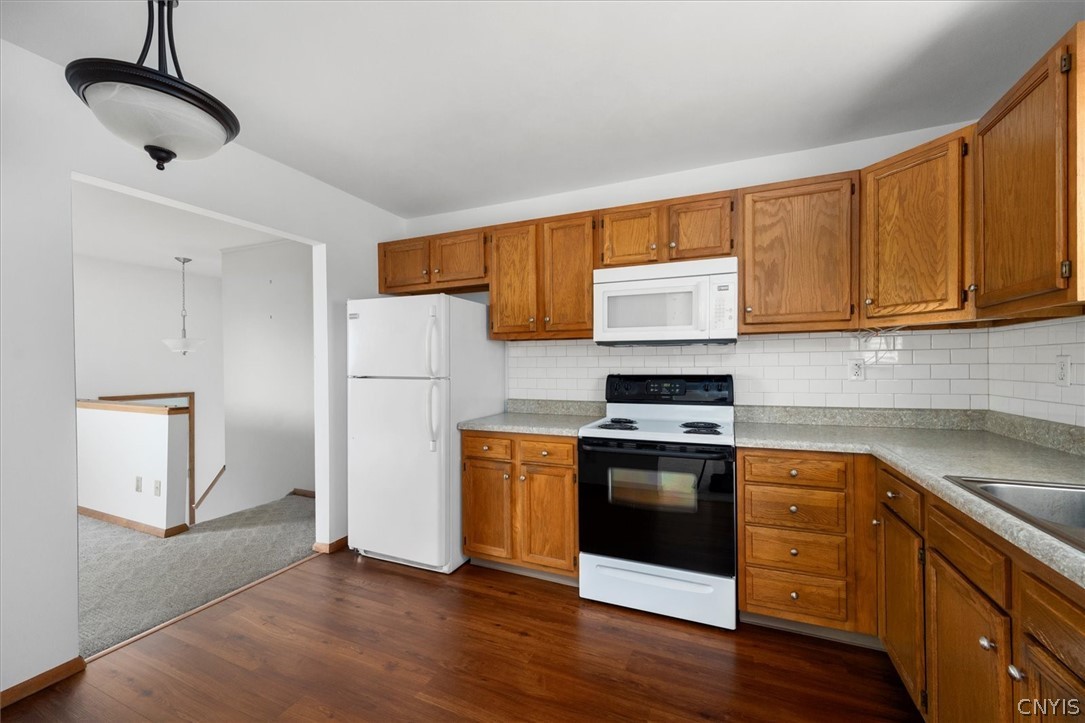 8753 Whiting Road Cicero, NY 13039 - Photo 12 of 30