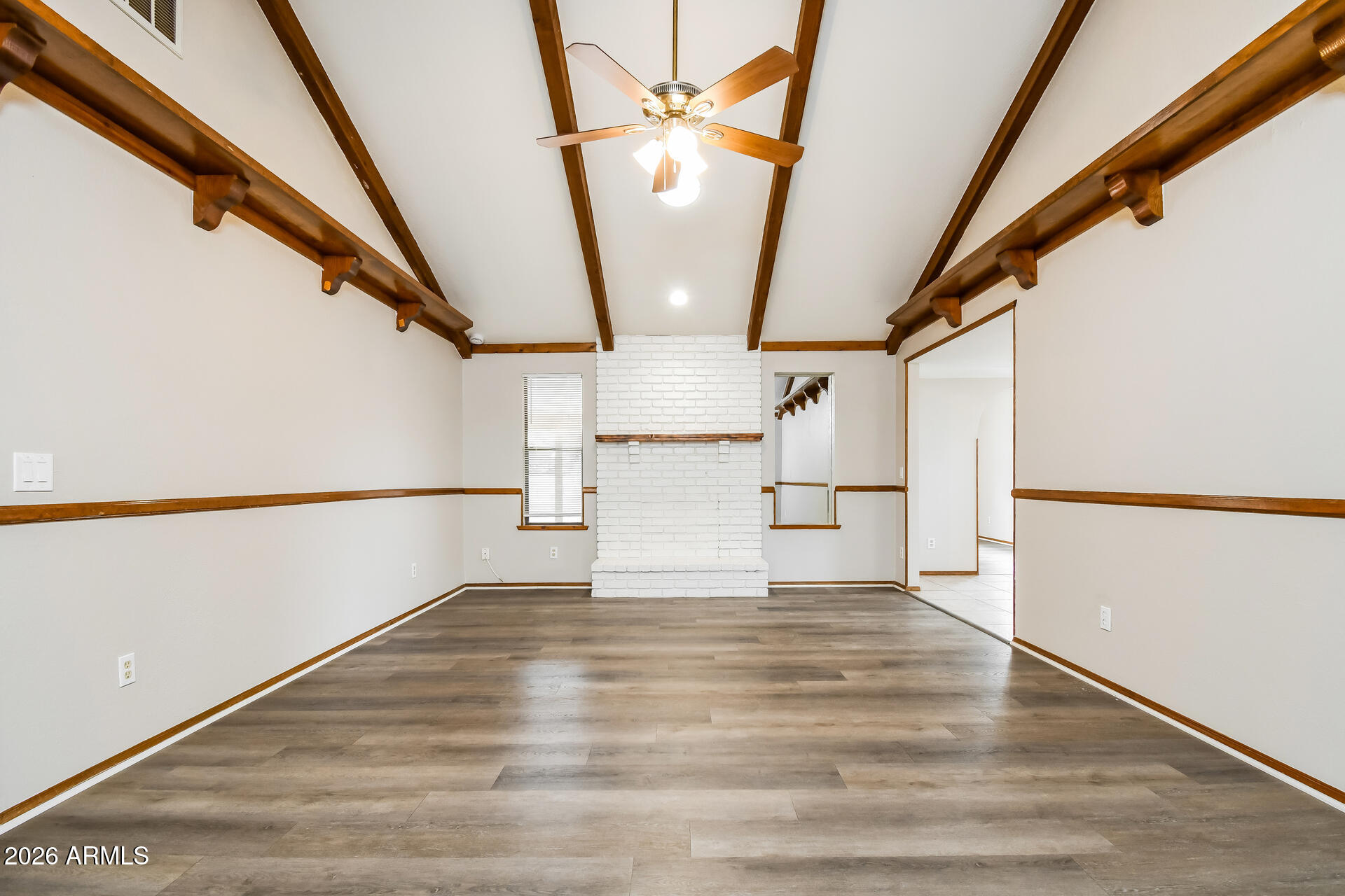 20 West San Remo Street Gilbert, AZ 85233 - Photo 3 of 22 004-photo-living-room-15281467
